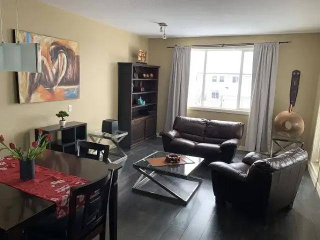 3 Bedroom Townhouse Calgary AB 104180901