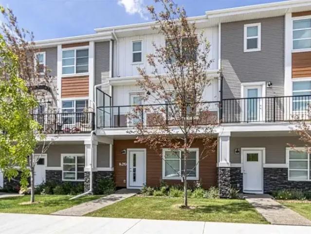 3 Bedroom Townhouse Calgary AB 104181034