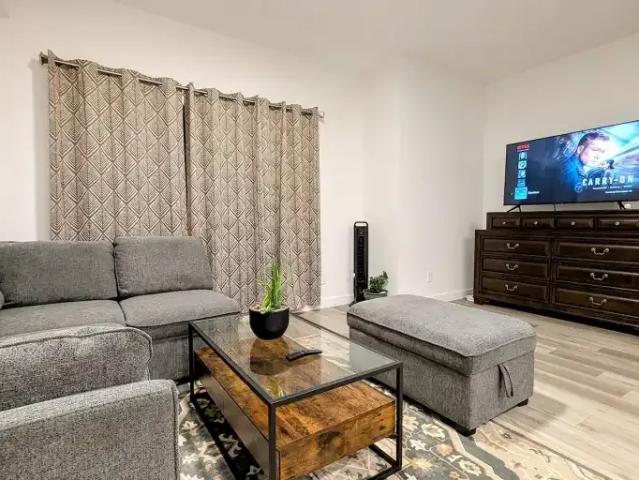 3 Bedroom Townhouse Calgary AB 104181136