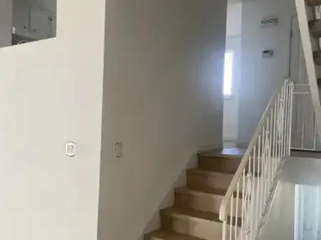 3 Bedroom Townhouse Calgary AB 104181703