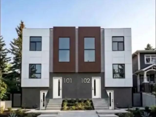 3 Bedroom Townhouse Calgary AB 104181848