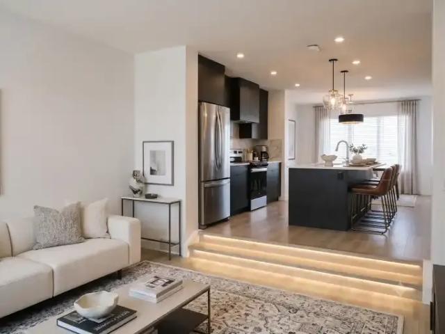 3 Bedroom Townhouse Calgary AB 104182524
