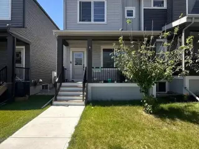 3 Bedroom Townhouse Calgary AB 104182806