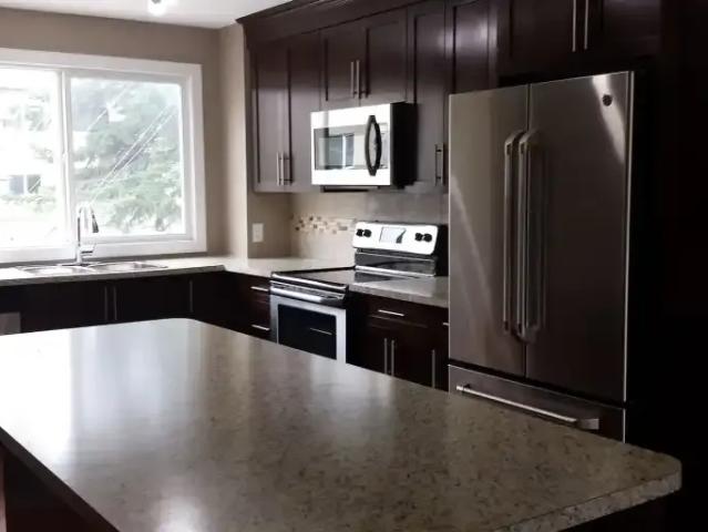 3 Bedroom Townhouse Calgary AB 104224136