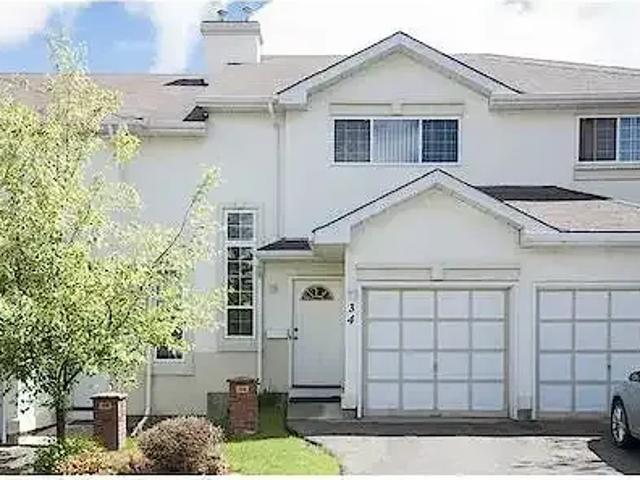 3 Bedroom Townhouse Calgary AB 104257113