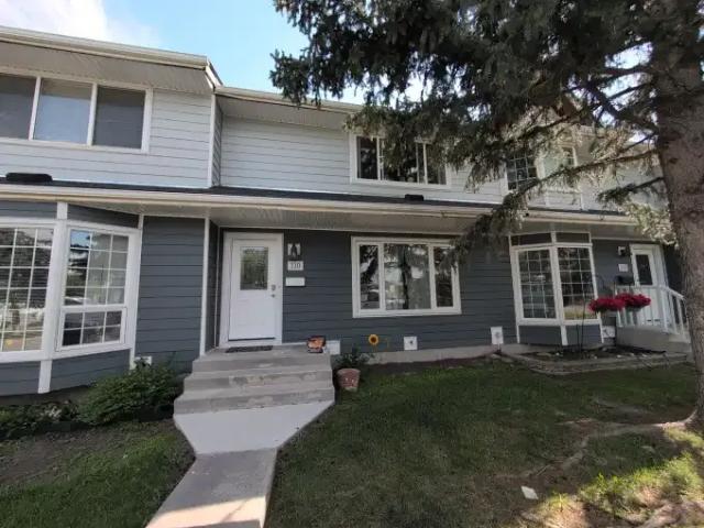 3 Bedroom Townhouse Calgary AB 104257236