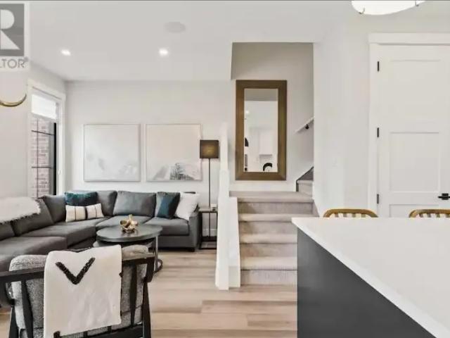 3 Bedroom Townhouse Calgary AB 104292088