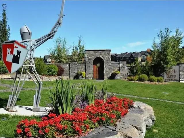 3 Bedroom Townhouse Calgary AB 104322247