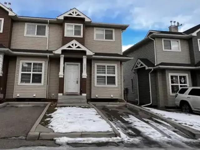3 Bedroom Townhouse Calgary AB 104401410