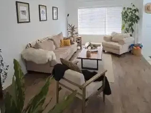 3 Bedroom Townhouse Calgary AB 104434246