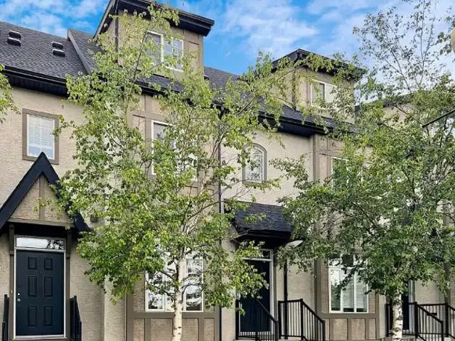 3 Bedroom Townhouse Calgary AB 104434311