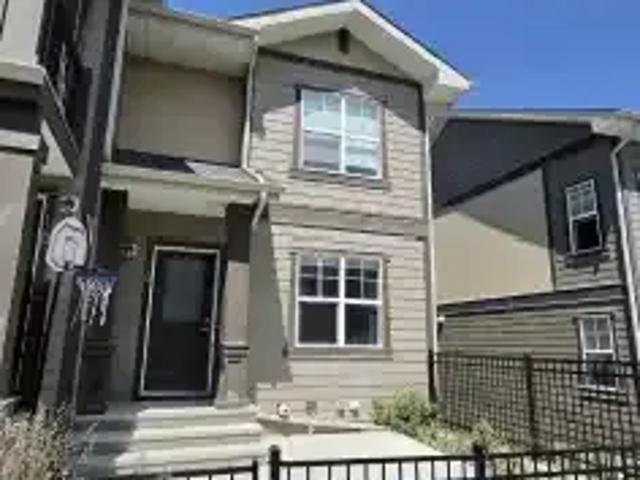 3 Bedroom Townhouse Calgary AB 104470631