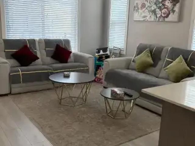 3 Bedroom Townhouse Calgary AB 104470649
