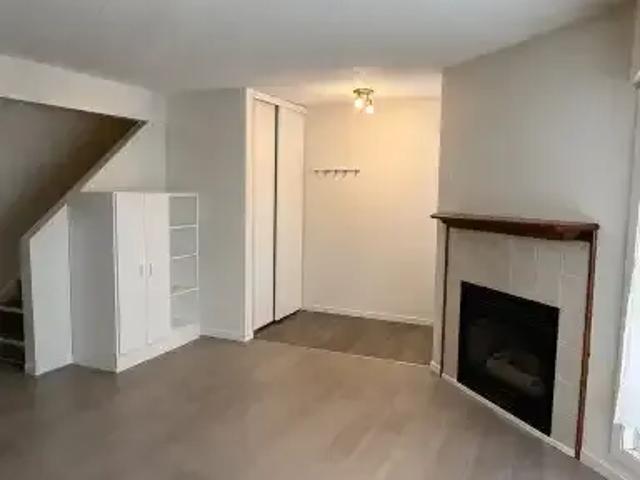 3 Bedroom Townhouse Calgary AB 104470640