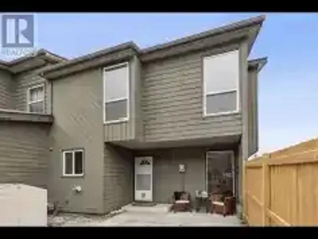 3 Bedroom Townhouse Calgary AB 104563595