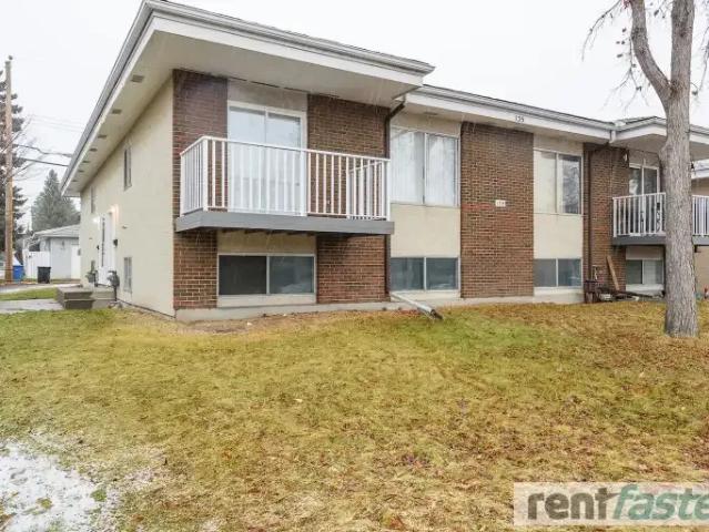 3 Bedroom Townhouse Calgary AB 104863886