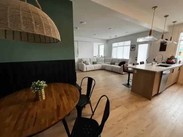3 Bedroom Townhouse Calgary AB 104940835