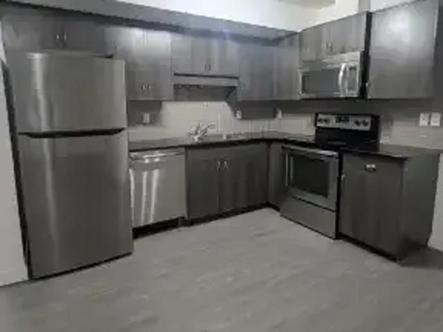 3 Bedroom Townhouse Calgary AB 104972435