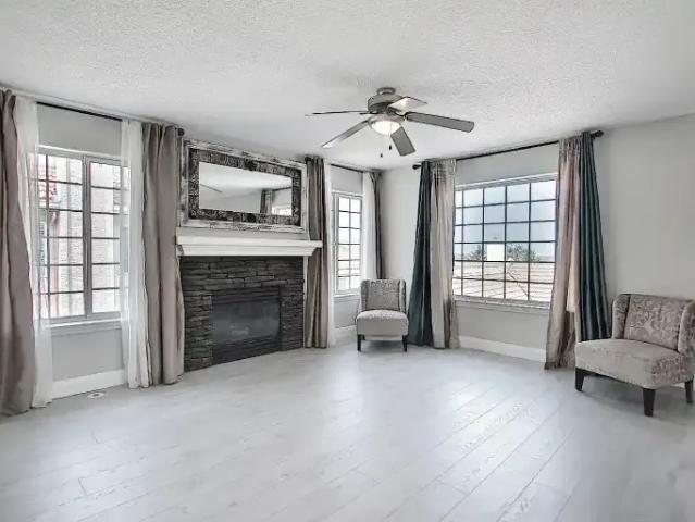3 Bedroom Townhouse Calgary AB 102770839