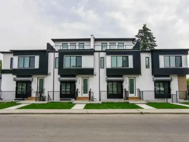 3 Bedroom Townhouse Calgary AB 103118926