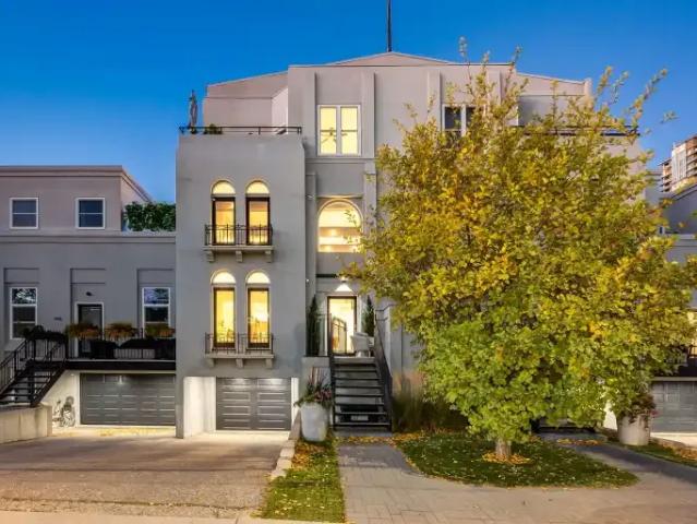 3 Bedroom Townhouse Calgary AB 103215838