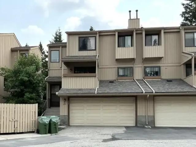 3 Bedroom Townhouse Calgary AB 103958687