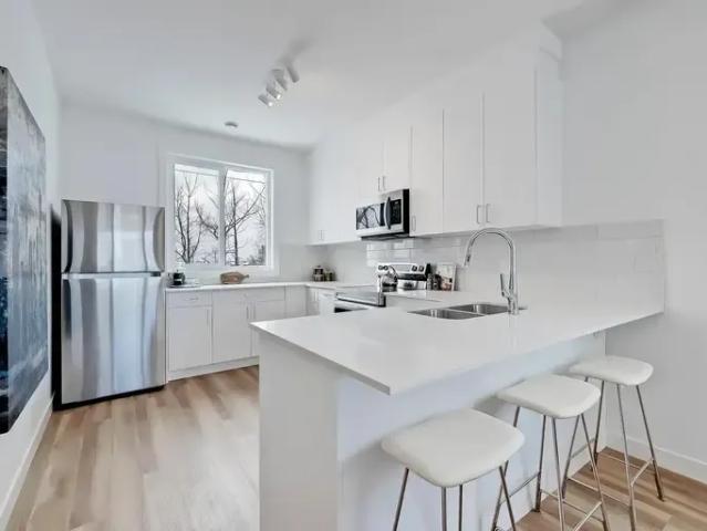 3 Bedroom Townhouse Calgary AB LS96249902