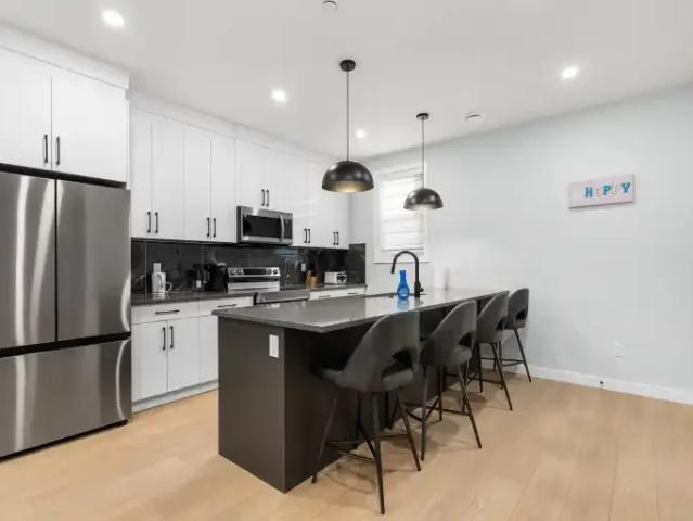 3 Bedroom Townhouse Calgary AB LS100411036