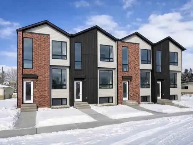 3 Bedroom Townhouse Calgary AB LS100901010