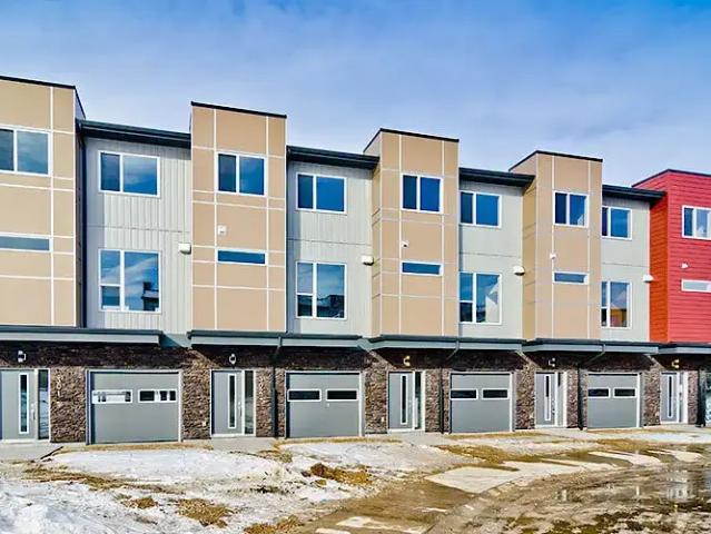 3 Bedroom Townhouse Calgary AB LS101612360