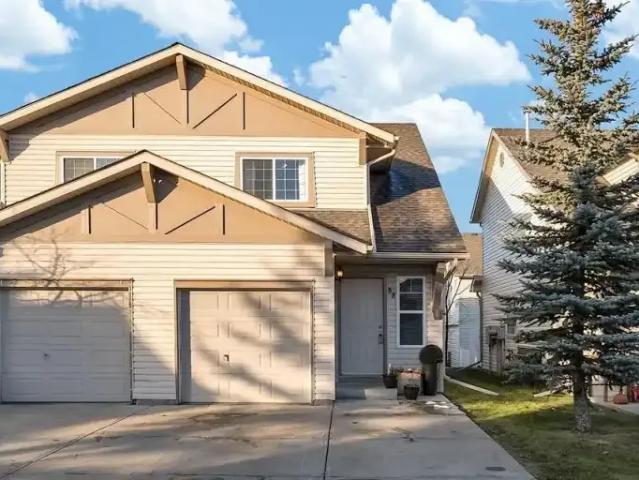 3 Bedroom Townhouse Calgary AB LS101789782