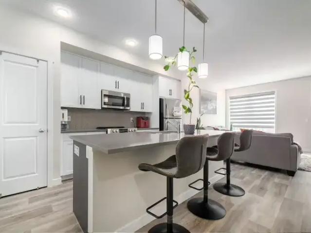 3 Bedroom Townhouse Calgary AB LS101877357