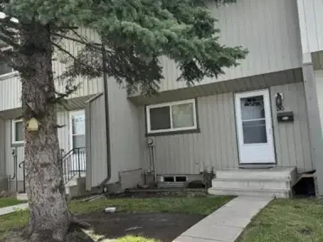 3 Bedroom Townhouse Calgary AB LS101148267