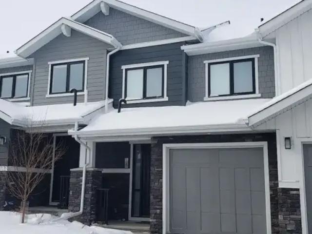 3 Bedroom Townhouse Calgary AB LS102467885