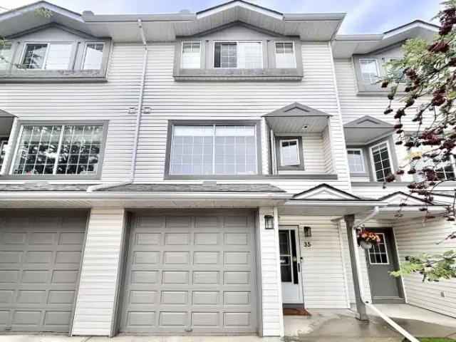 3 Bedroom Townhouse Calgary AB LS102551592
