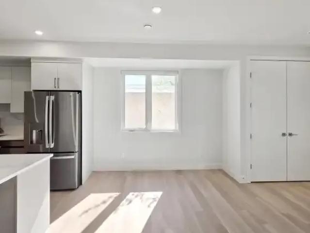 3 Bedroom Townhouse Calgary AB LS102578634