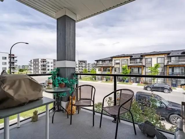 3 Bedroom Townhouse Calgary AB LS102587452