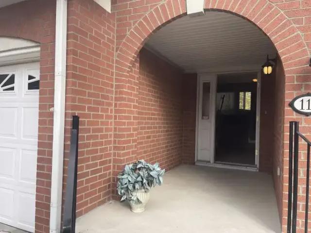 3 Bedroom Townhouse Calgary AB LS102658285