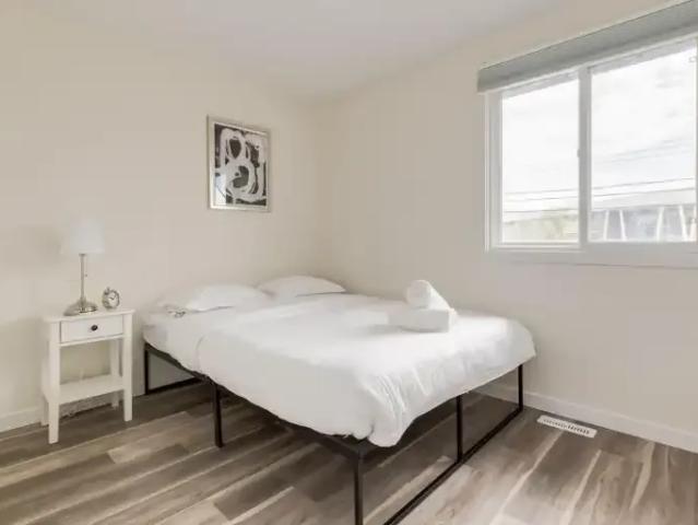 3 Bedroom Townhouse Calgary AB LS102715410
