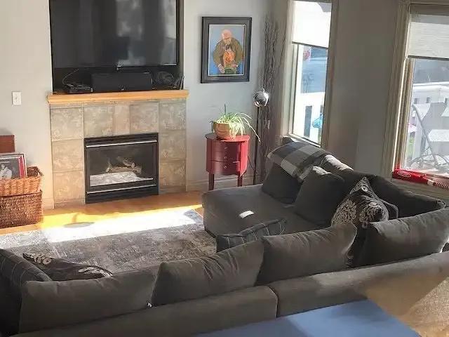 3 Bedroom Townhouse Calgary AB LS102883195