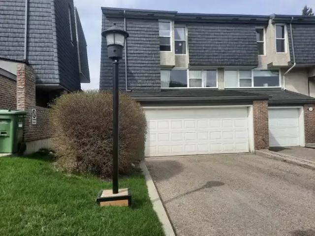 3 Bedroom Townhouse Calgary AB LS102339088