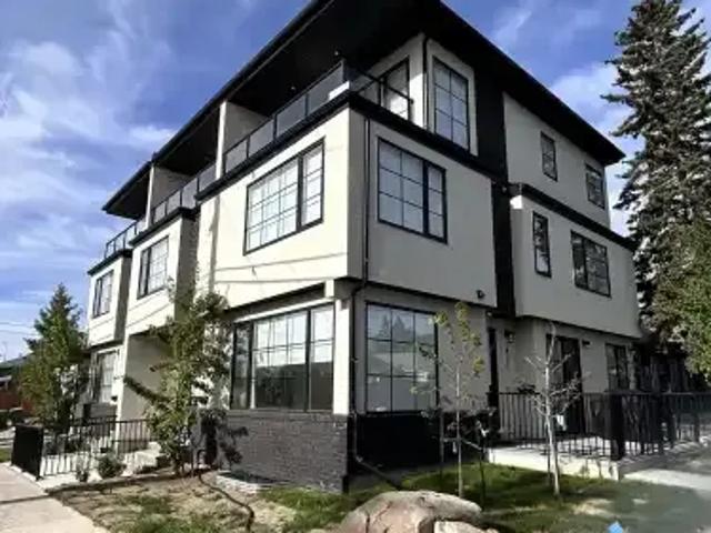 3 Bedroom Townhouse Calgary AB LS103011500