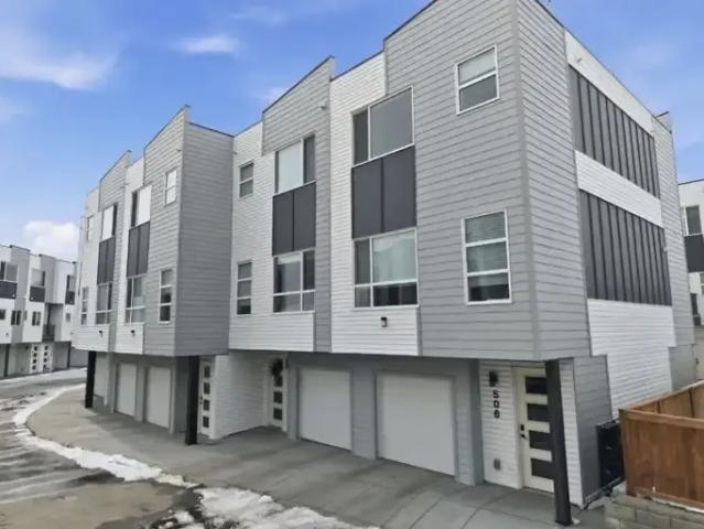 3 Bedroom Townhouse Calgary AB LS103011790