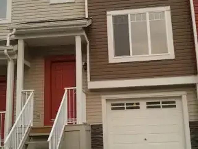 3 Bedroom Townhouse Calgary AB LS103060513
