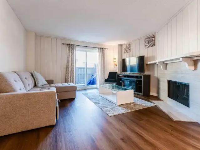 3 Bedroom Townhouse Calgary AB LS105118874