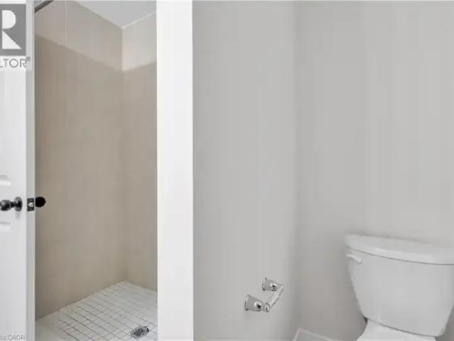 3 Bedroom Townhouse Cambridge ON 100443501