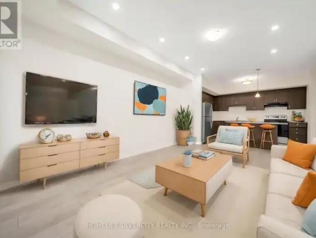 3 Bedroom Townhouse Cambridge ON 102578750