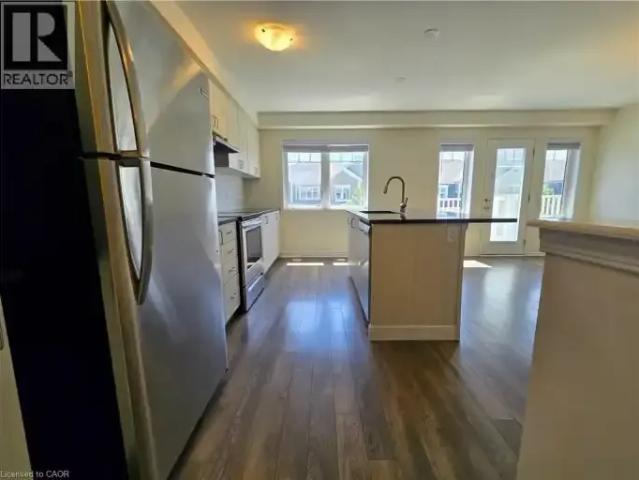 3 Bedroom Townhouse Cambridge ON 102701441