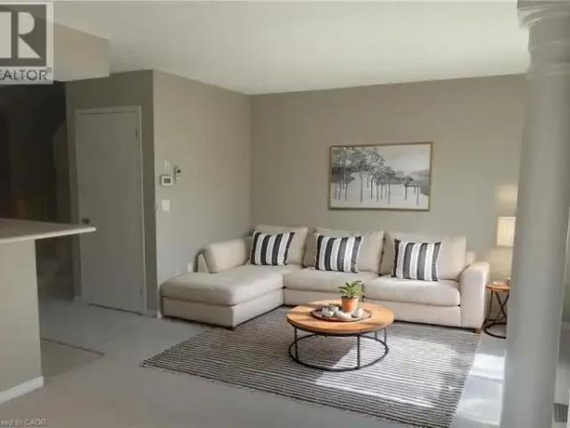 3 Bedroom Townhouse Cambridge ON 102847361
