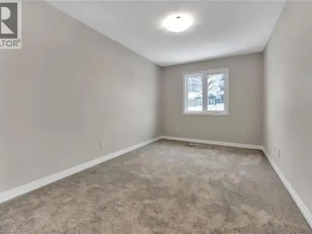 3 Bedroom Townhouse Cambridge ON 102847364